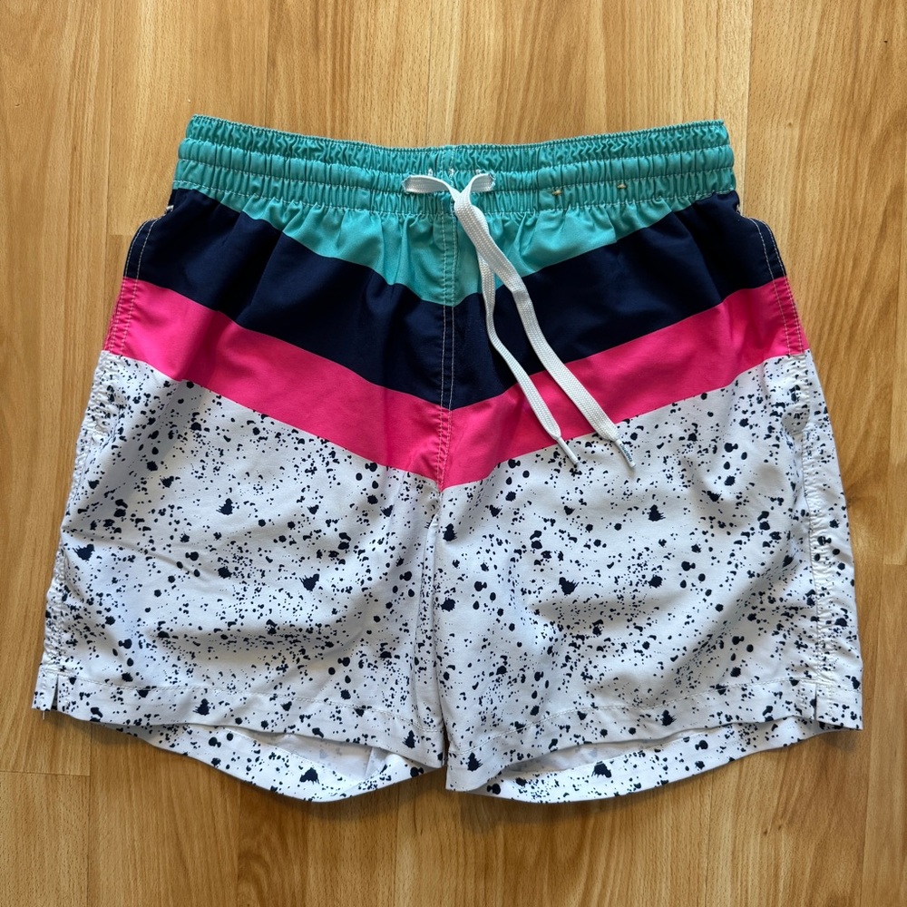 Chubbies Men’s Board Shorts Swim Trunks- size Small (5.5” inseam)